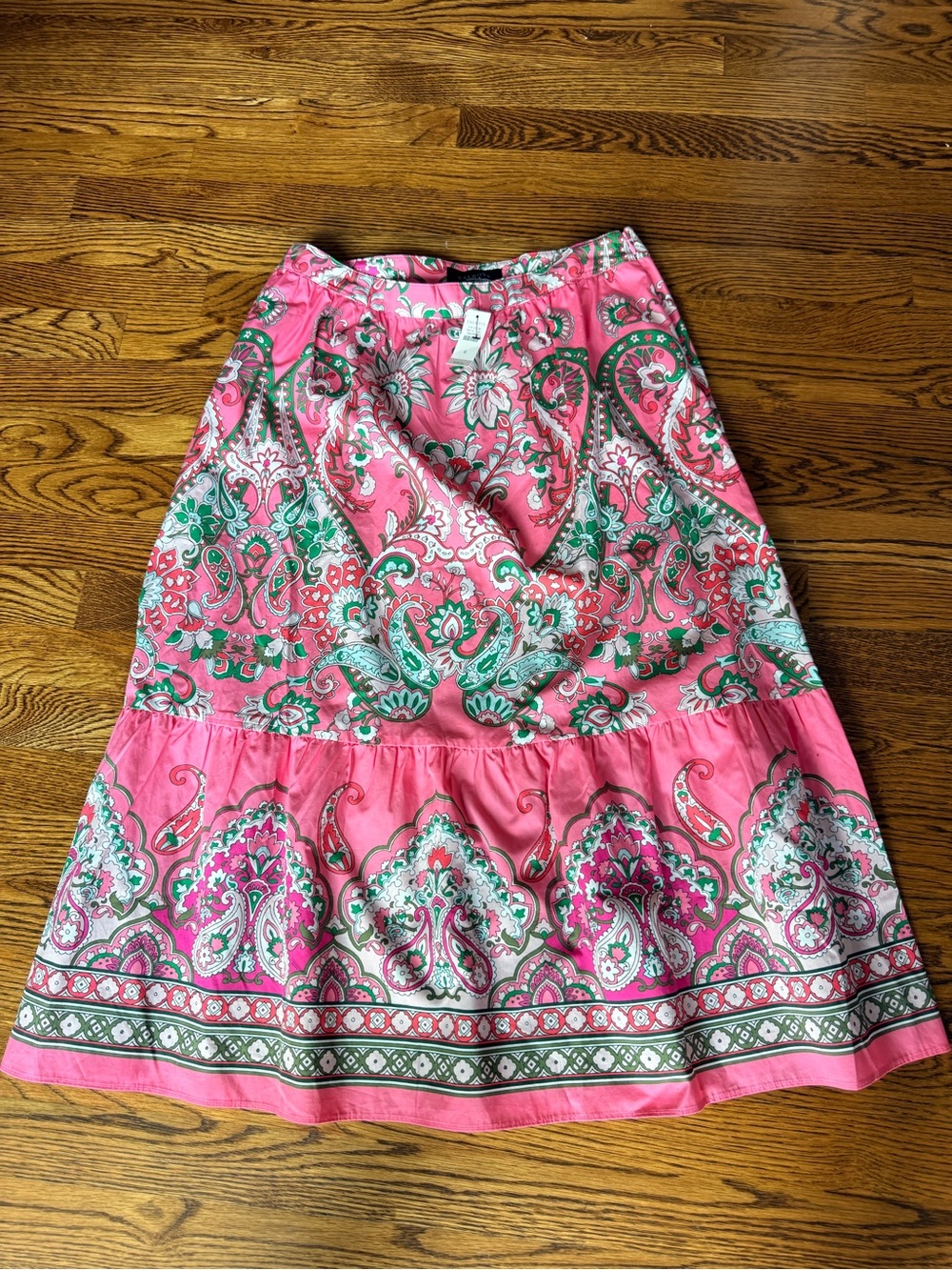 Talbots Beautiful Paisley Skirt NWT Cotton. Size 6. Side zip
